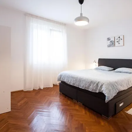 Vlada Beach Area Apartment *